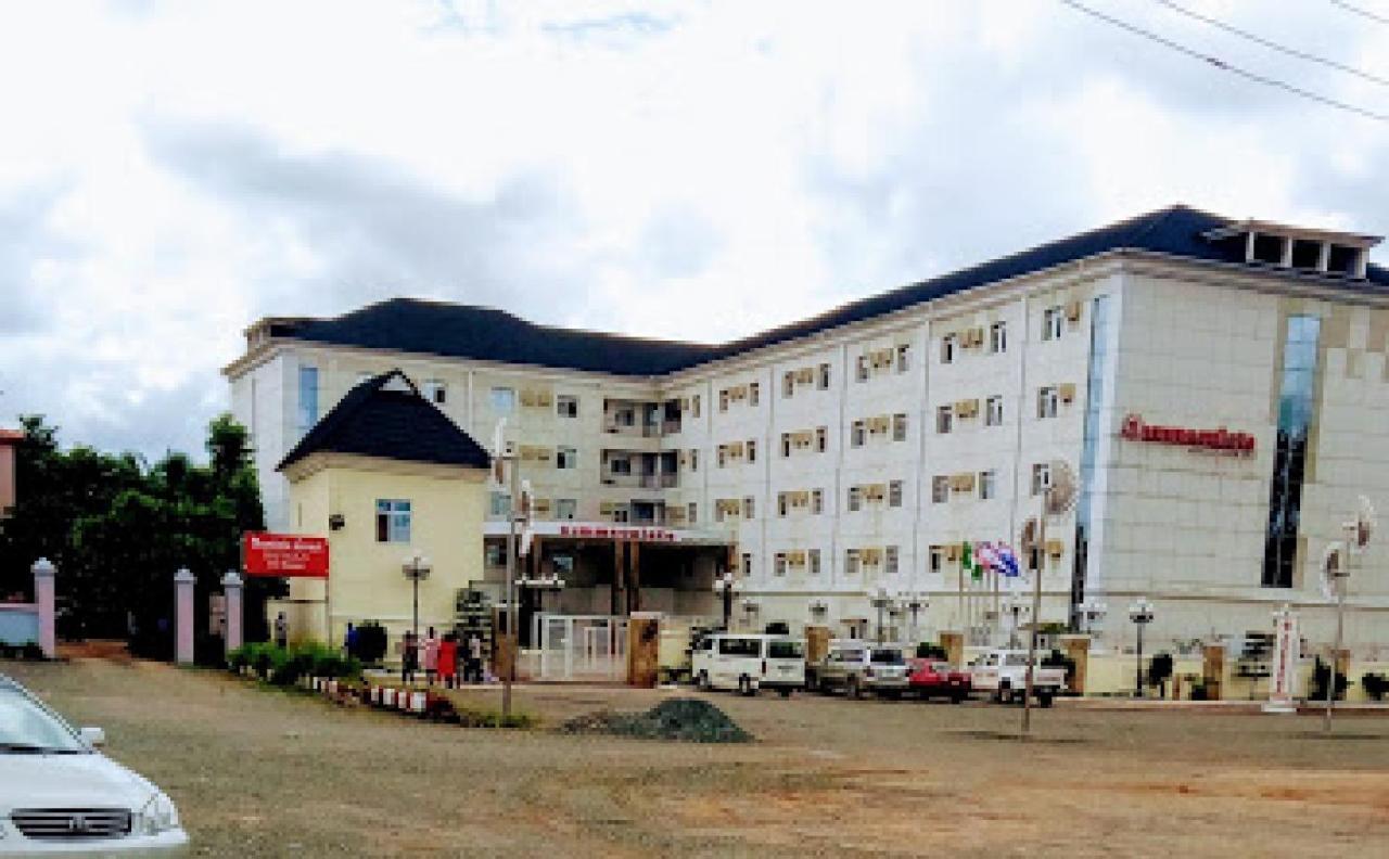 Room In Bb - Immaculate Royal International Hotel Owerri Esterno foto