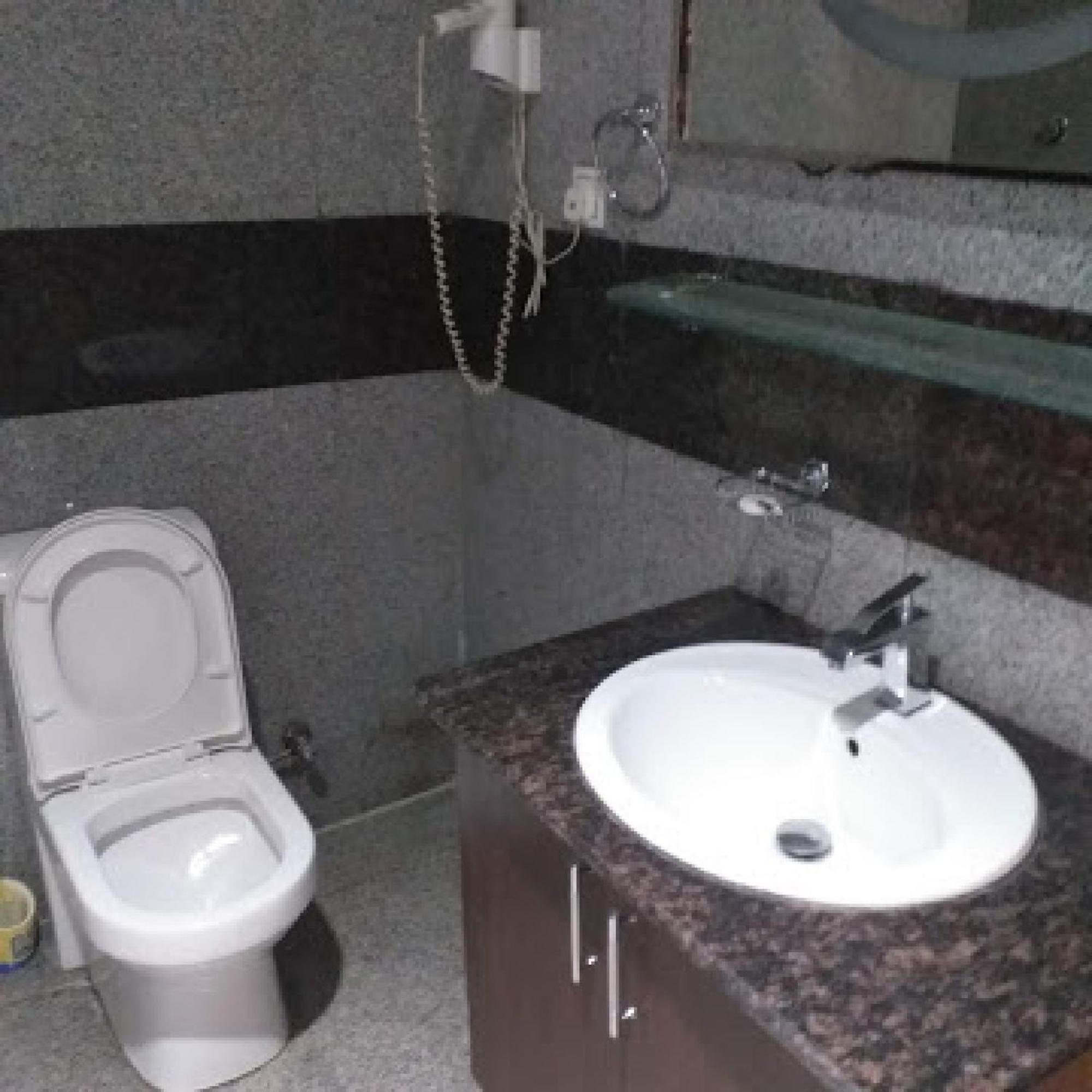 Room In Bb - Immaculate Royal International Hotel Owerri Esterno foto