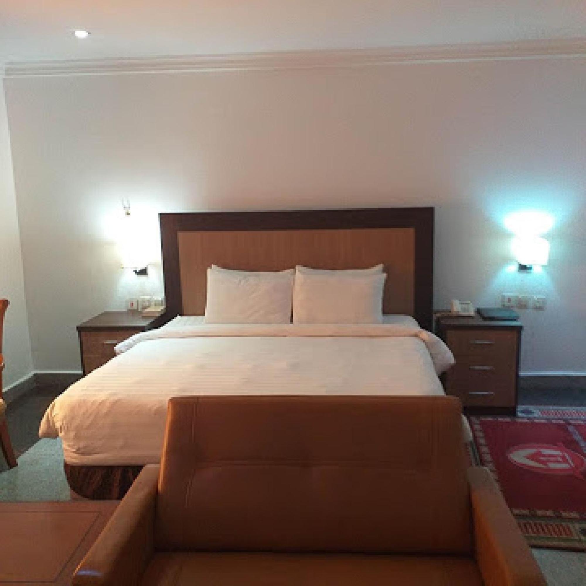 Room In Bb - Immaculate Royal International Hotel Owerri Esterno foto
